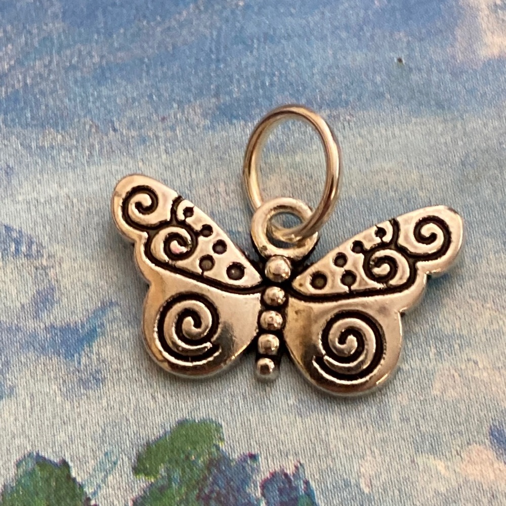 5/$10❤️❤️❤️NEW Tibetan Silver Butterfly Charm